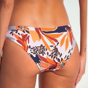 Maaji Berry Islands Reversible Bikini Bottom NWT L